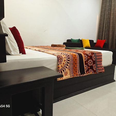 Ella Odyssey Inn Εξωτερικό φωτογραφία