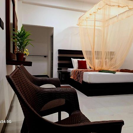Ella Odyssey Inn Εξωτερικό φωτογραφία