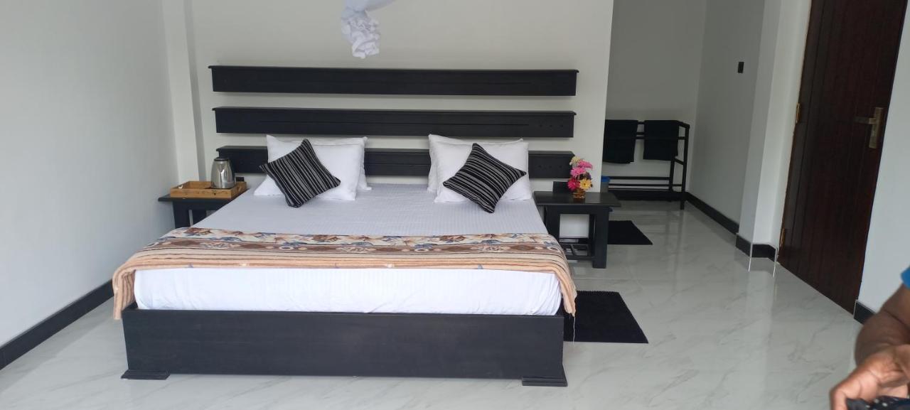Ella Odyssey Inn Εξωτερικό φωτογραφία
