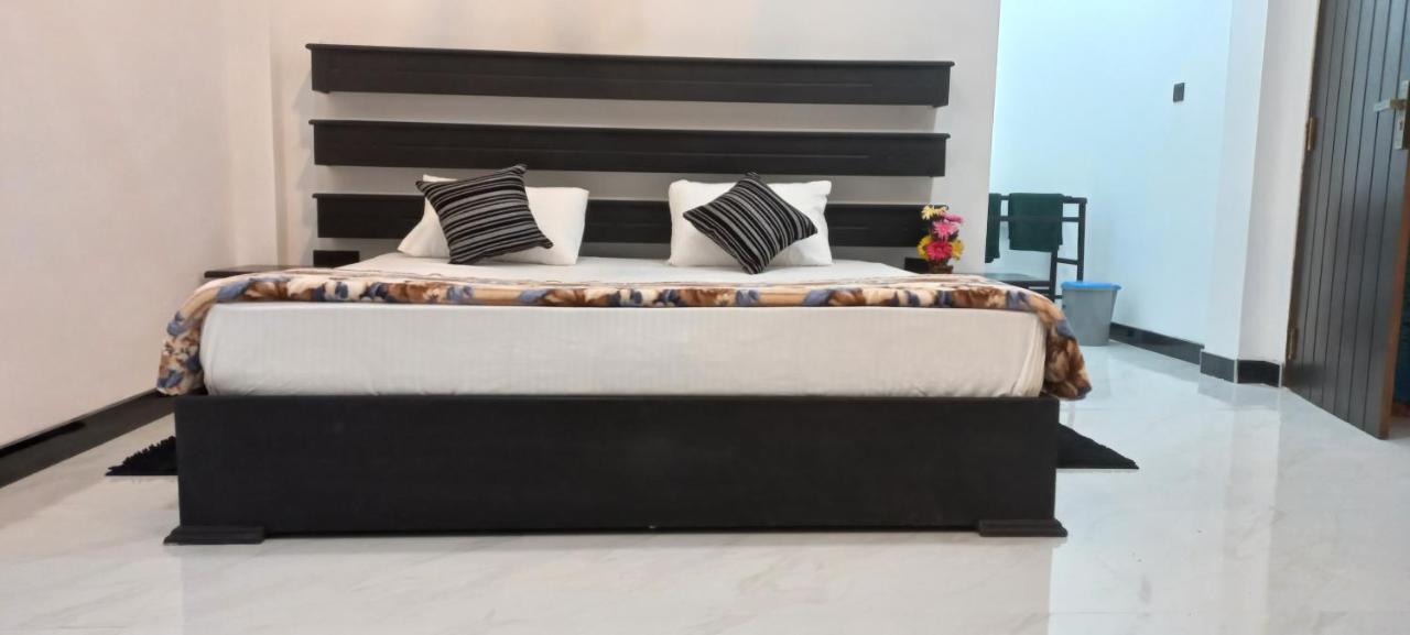 Ella Odyssey Inn Εξωτερικό φωτογραφία