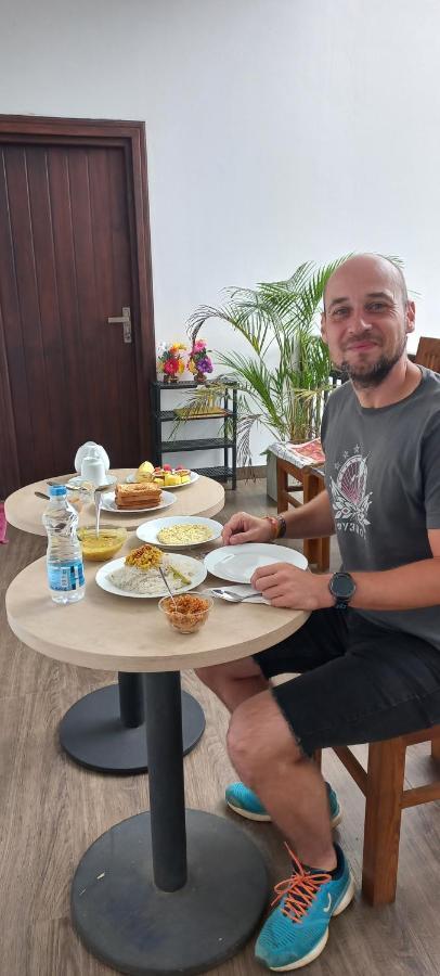 Ella Odyssey Inn Εξωτερικό φωτογραφία