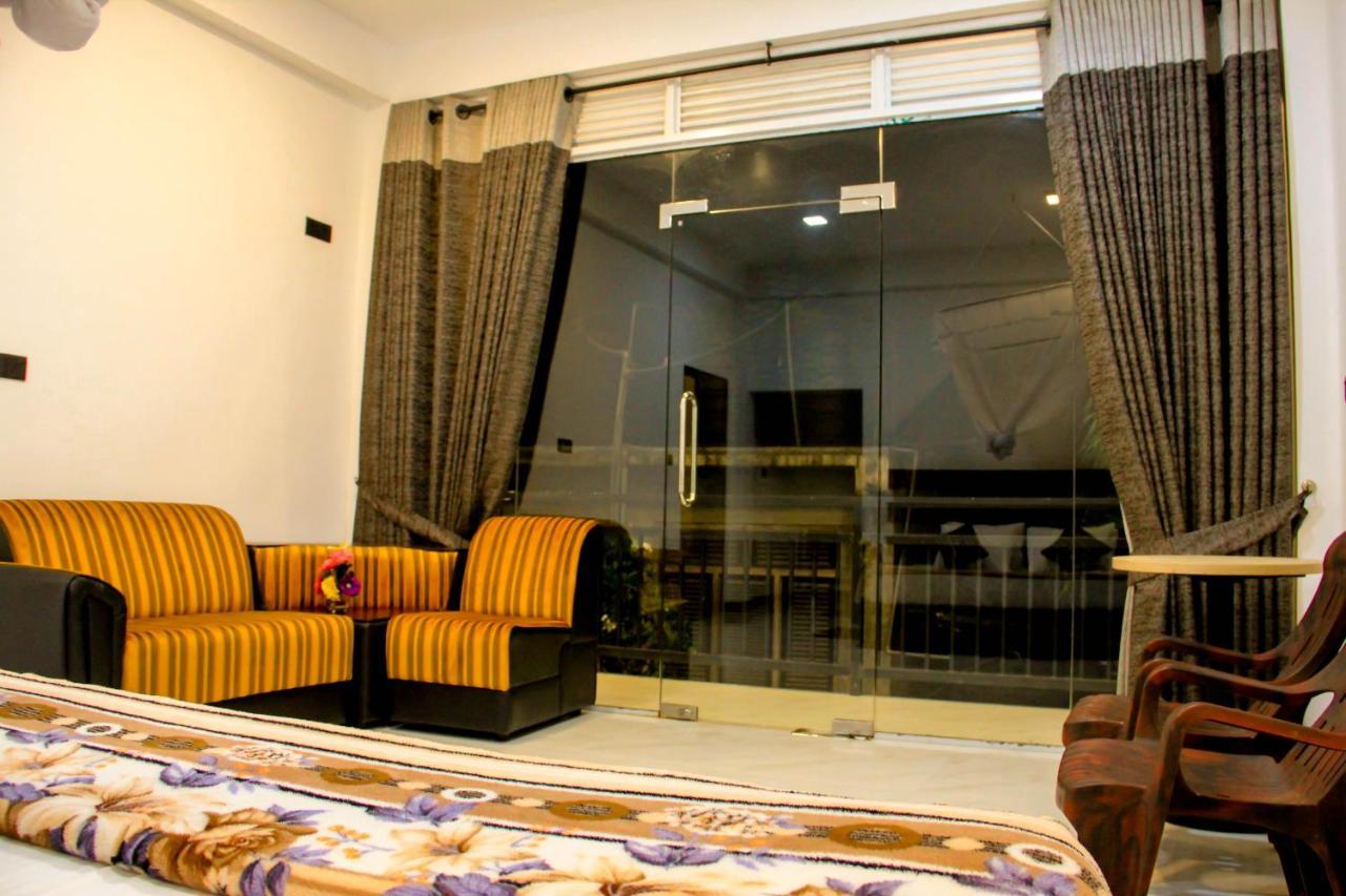 Ella Odyssey Inn Εξωτερικό φωτογραφία