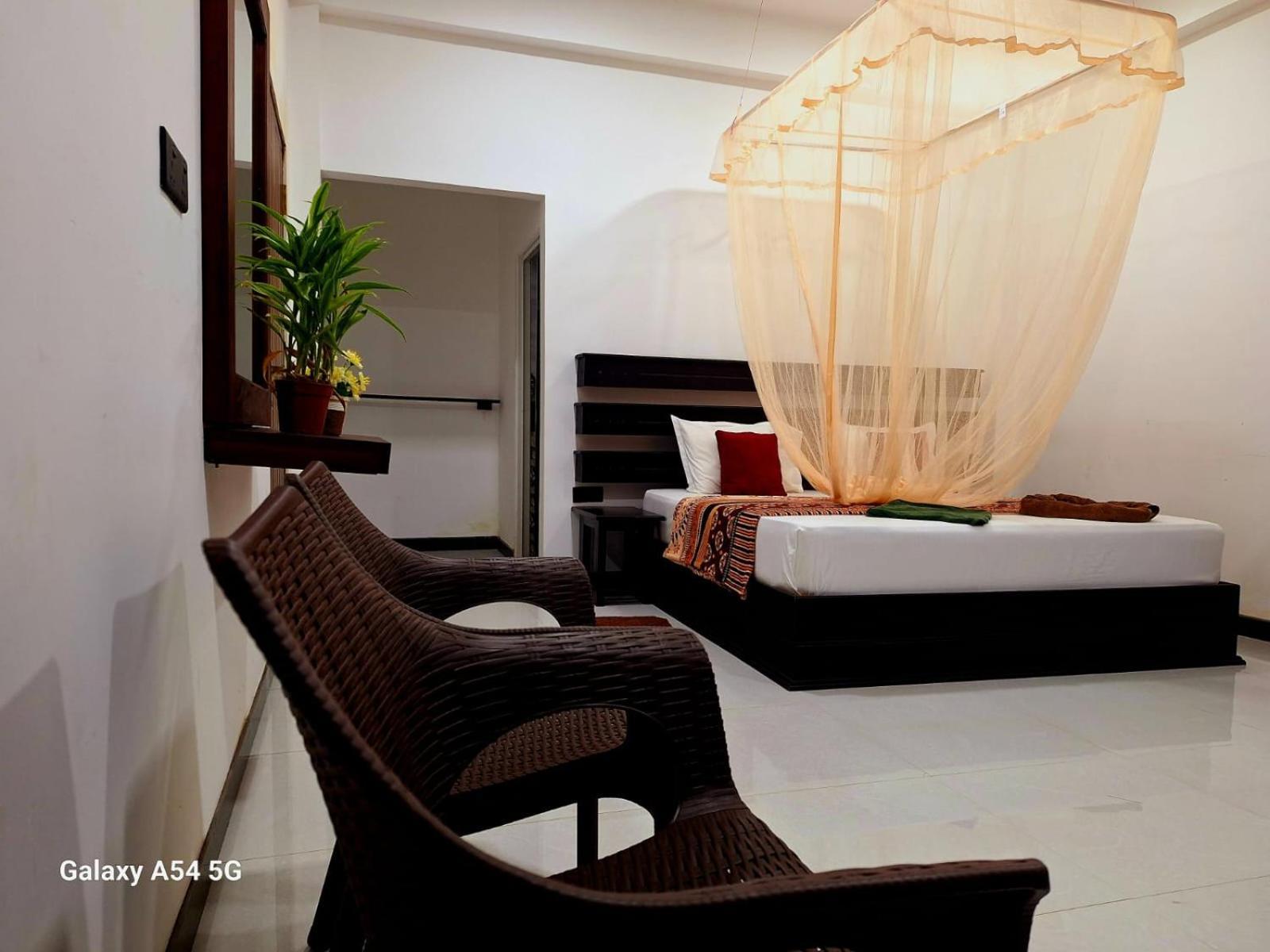 Ella Odyssey Inn Εξωτερικό φωτογραφία