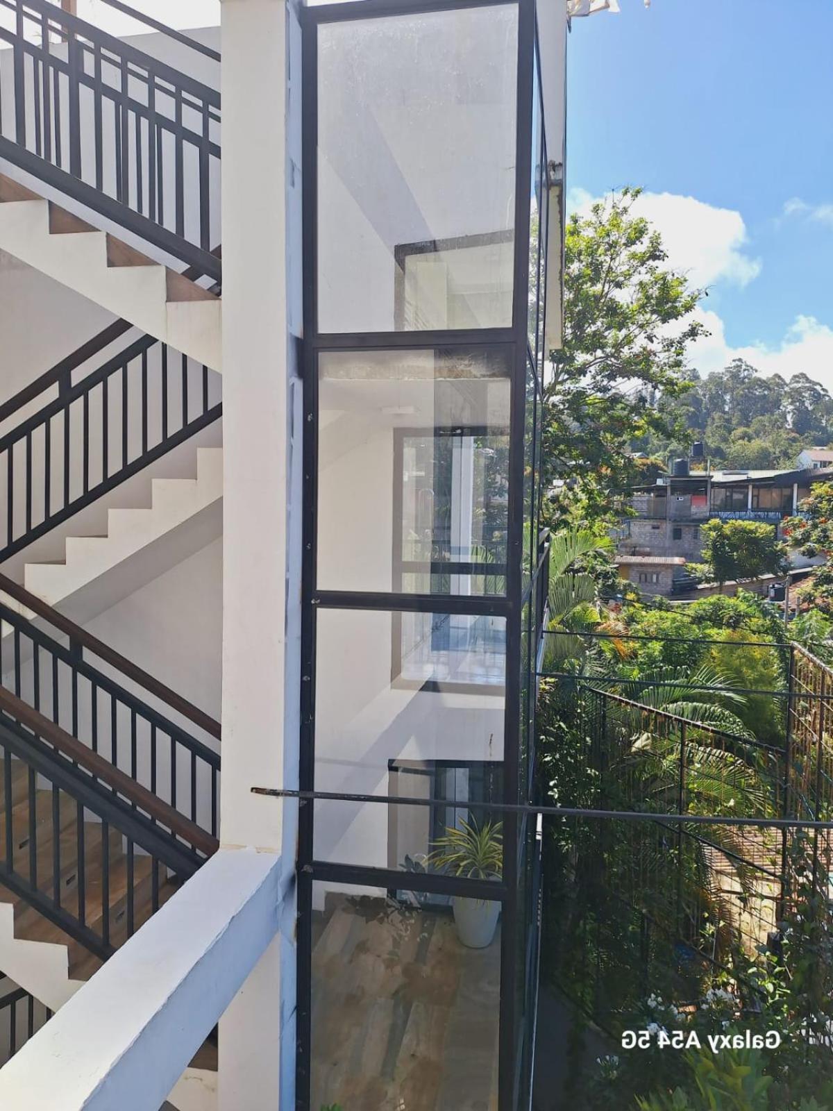 Ella Odyssey Inn Εξωτερικό φωτογραφία