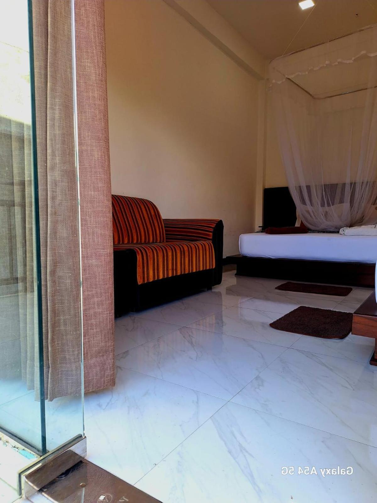 Ella Odyssey Inn Εξωτερικό φωτογραφία