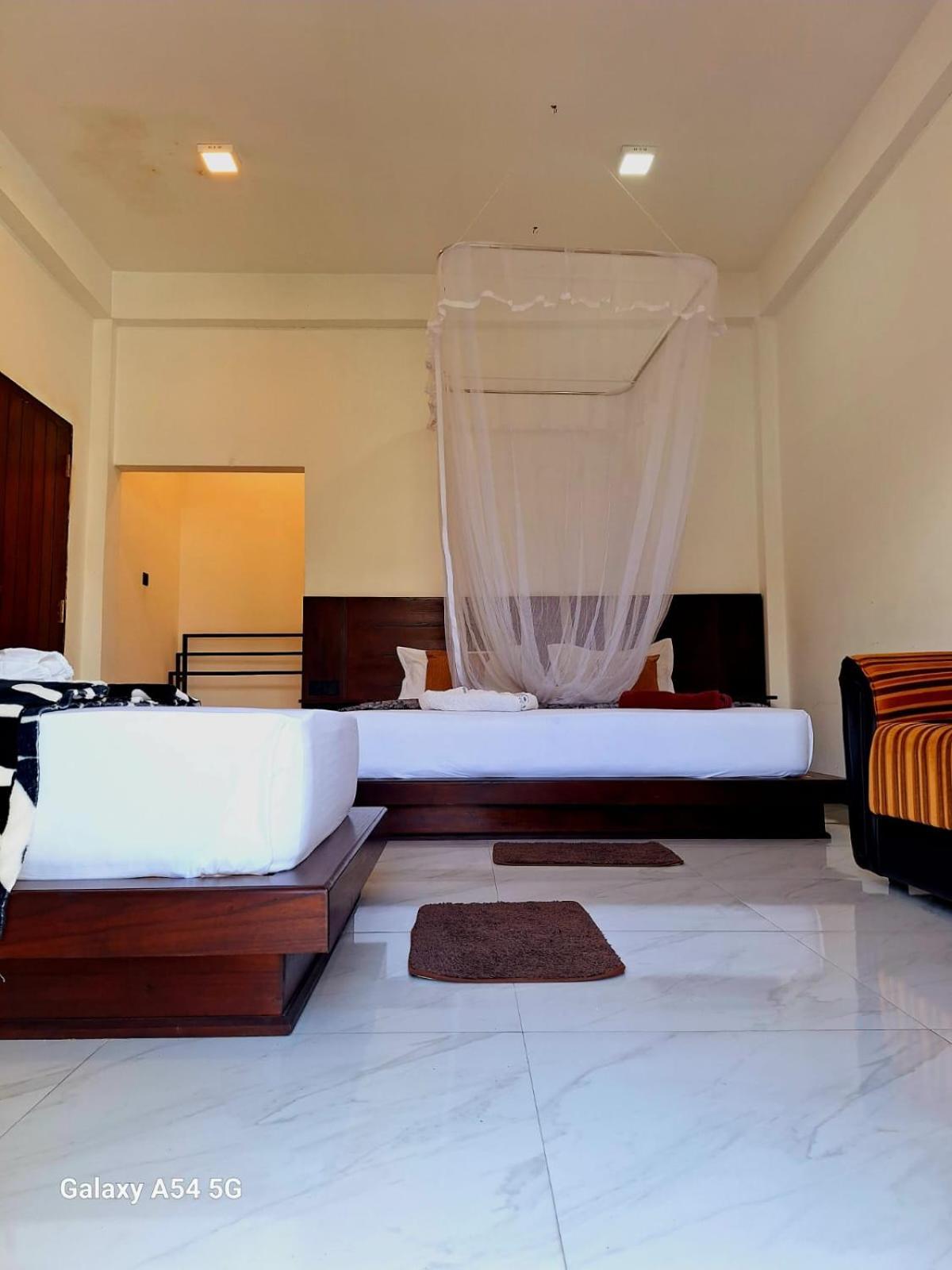 Ella Odyssey Inn Εξωτερικό φωτογραφία