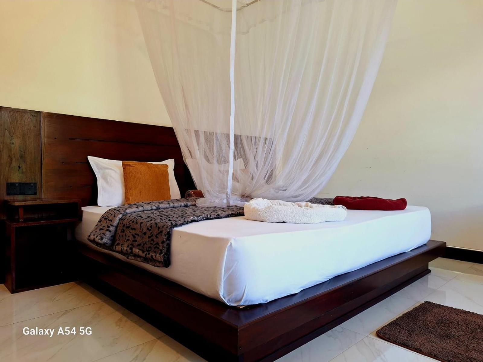 Ella Odyssey Inn Εξωτερικό φωτογραφία