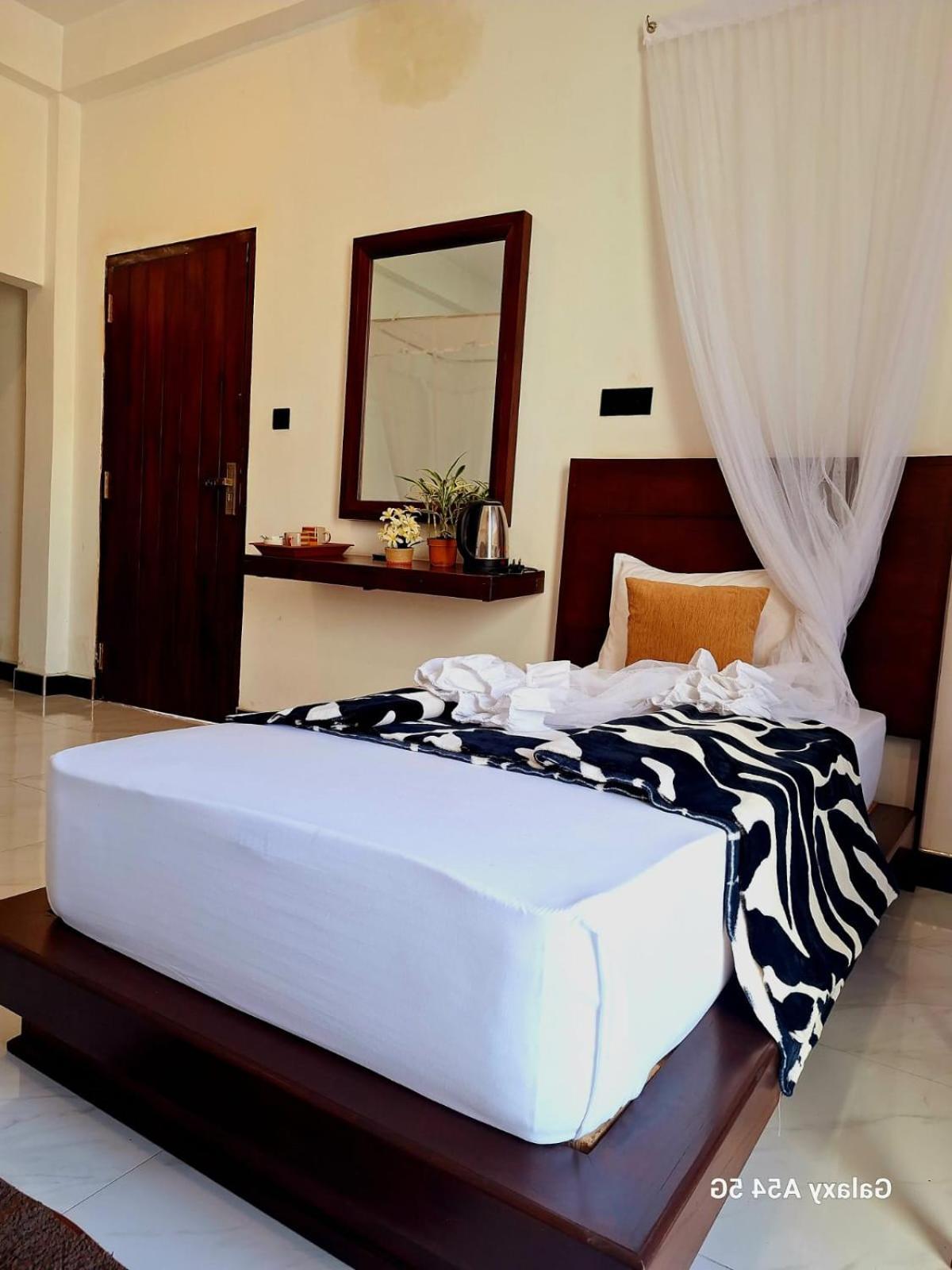 Ella Odyssey Inn Εξωτερικό φωτογραφία