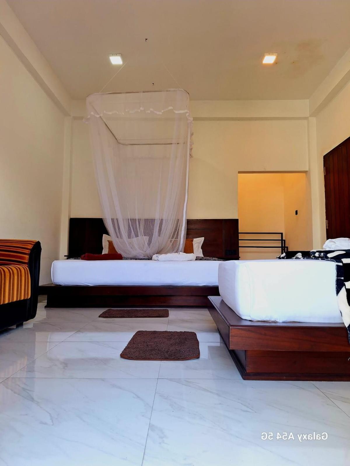 Ella Odyssey Inn Εξωτερικό φωτογραφία
