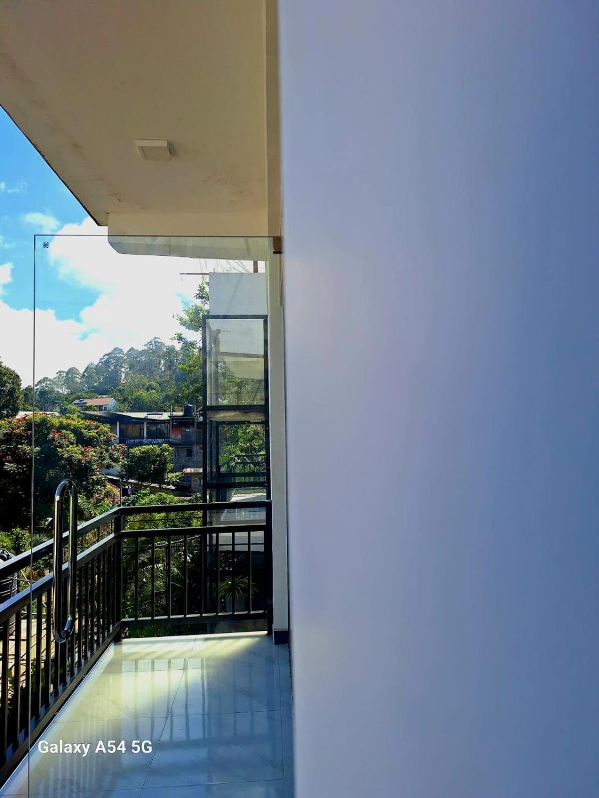 Ella Odyssey Inn Εξωτερικό φωτογραφία