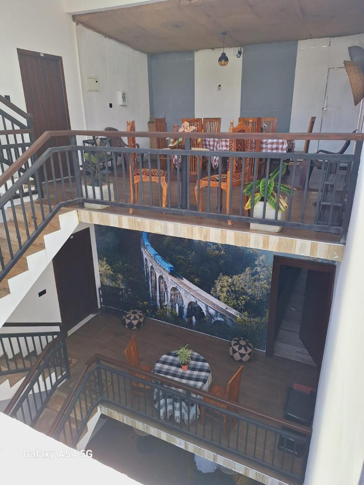 Ella Odyssey Inn Εξωτερικό φωτογραφία