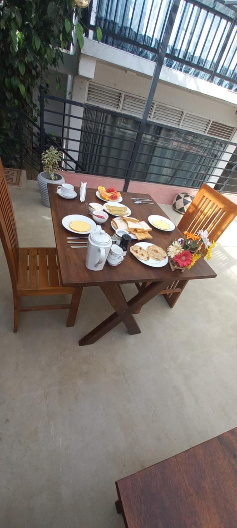 Ella Odyssey Inn Εξωτερικό φωτογραφία